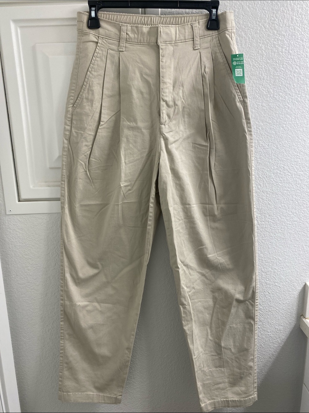GAP Women's Pleated Trousers in Light Khaki